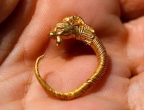 Discovery of an over 2000 year old earring in Jerusalem